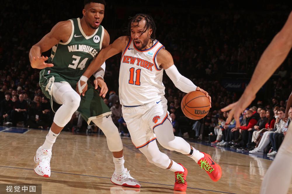 在更衣室的 在更衣室的